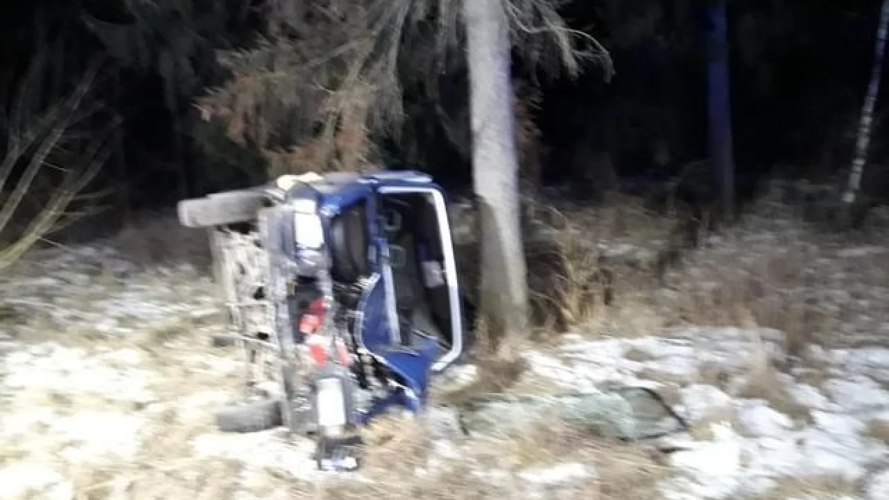Waćmierek. Wypadek z udziałem dostawczego auta