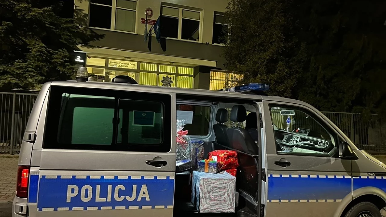 "Szlachetna paczka". Policjanci przygotowali prezenty dla mamy i dwójki dzieci