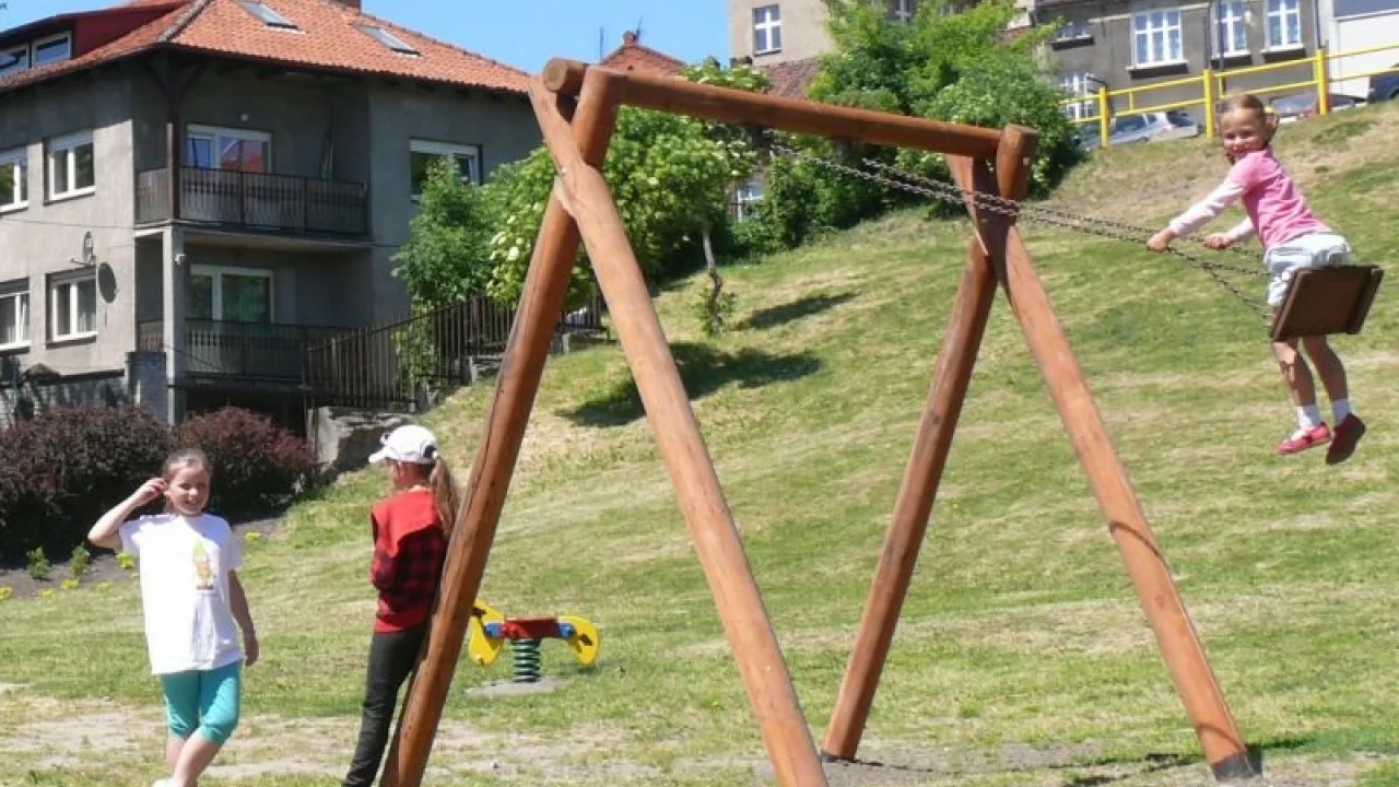 Dziewięcio- i dwunastolatka wywalczyły plac zabaw dla swoich rówieśników