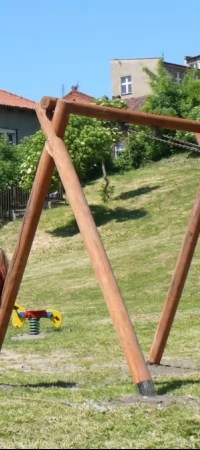 Martyna (pierwsza z lewej) cieszy się, że plac pozostał