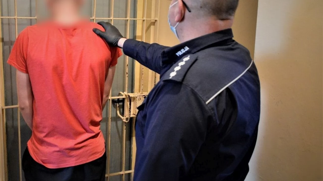 22-latek miał w spodniach narkotyki, reszta czekała w mieszkaniu