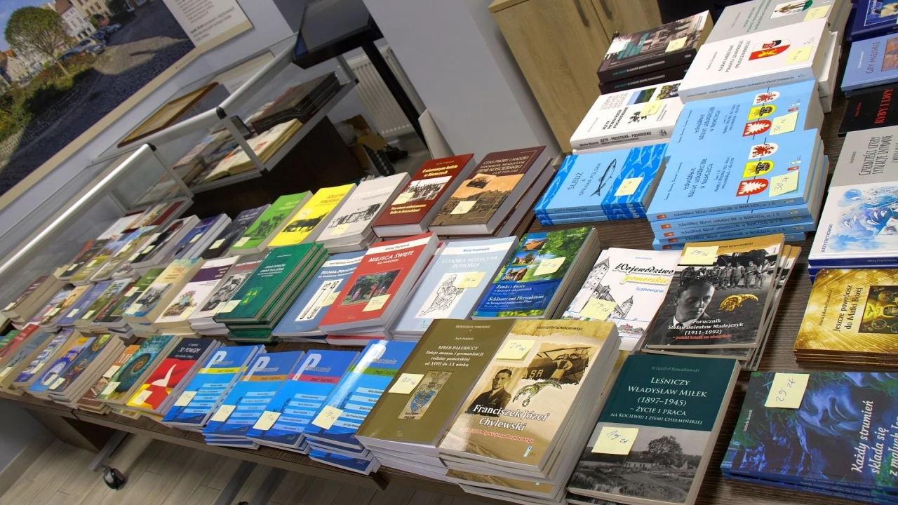 Promocja książek regionalnych w tczewskiej bibliotece