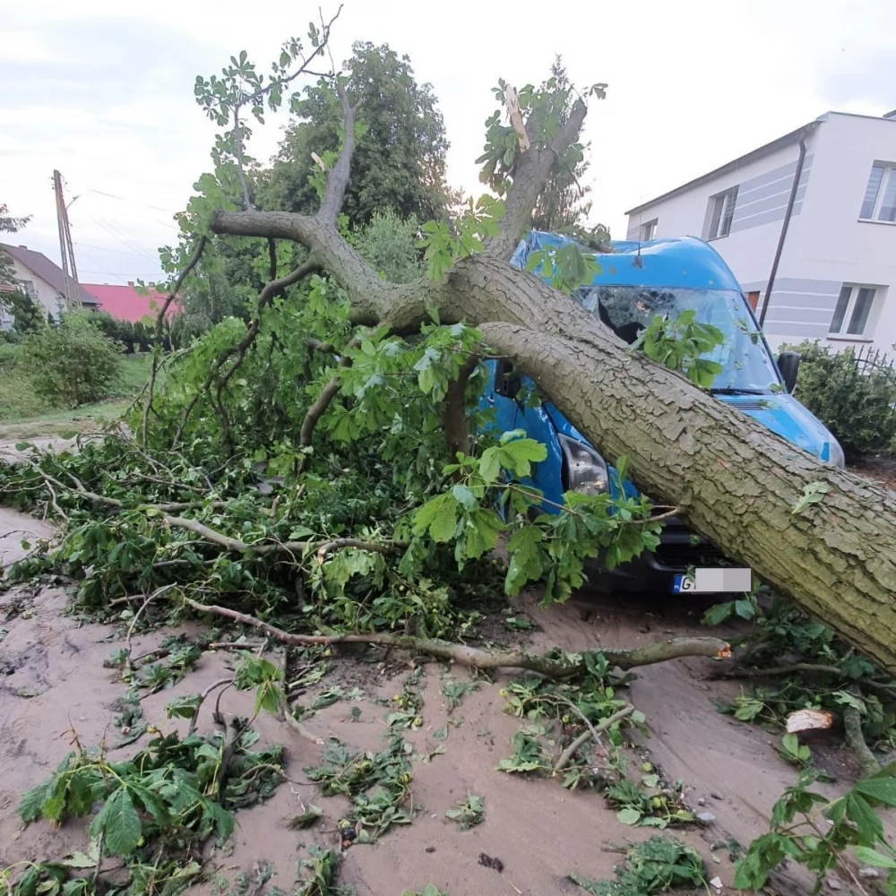 Duże straty po nawałnicy w południowej części powiatu tczewskiego