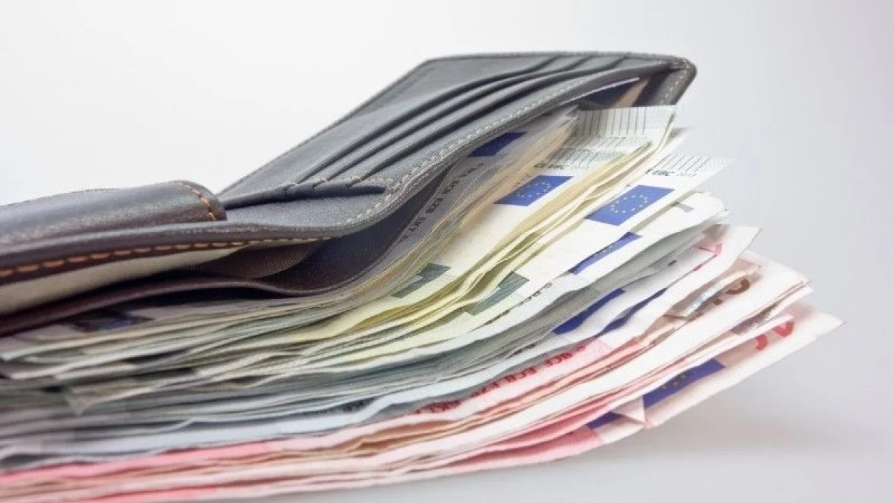 Porównaj online i weź gotówkę na Dzień Kobiet
