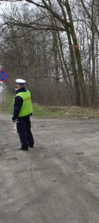 Policyjna kontrola na drodze