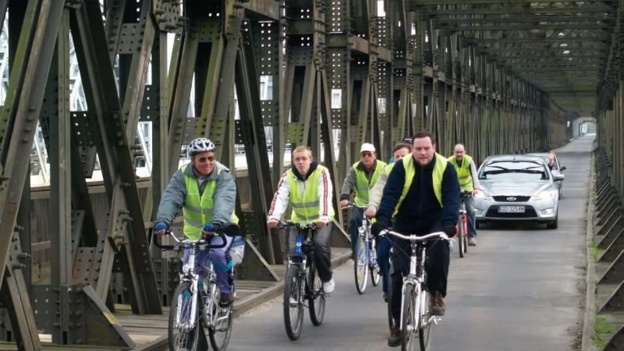 Środowiska rowerowe postulują o szeroką na 2 metry ścieżkę na moście
