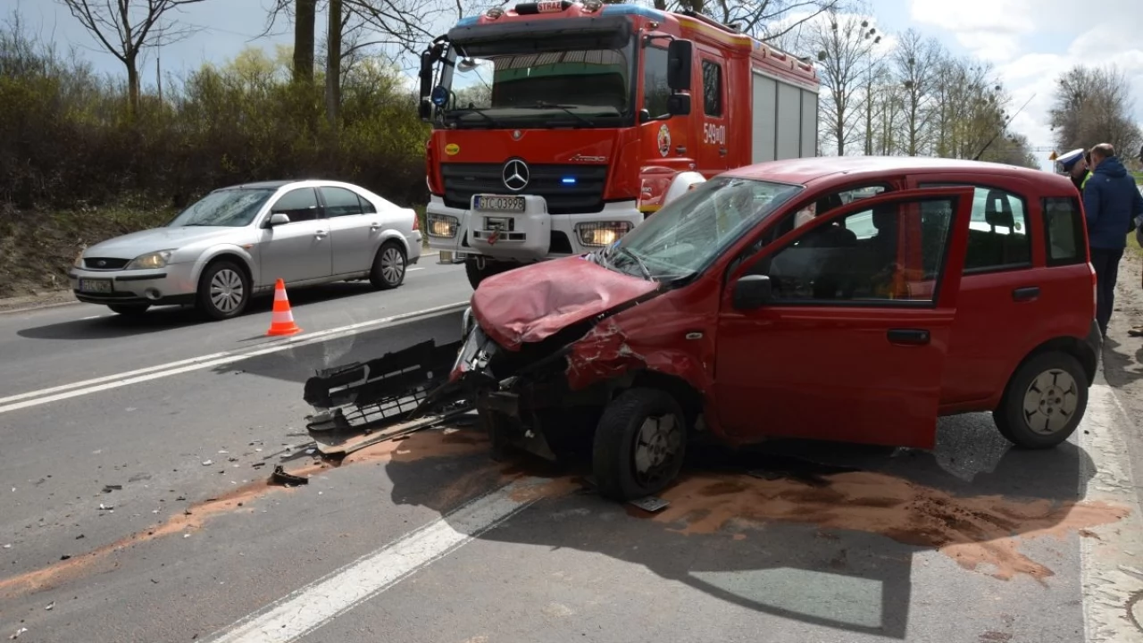 Trzy samochody zderzyły się w Czarlinie