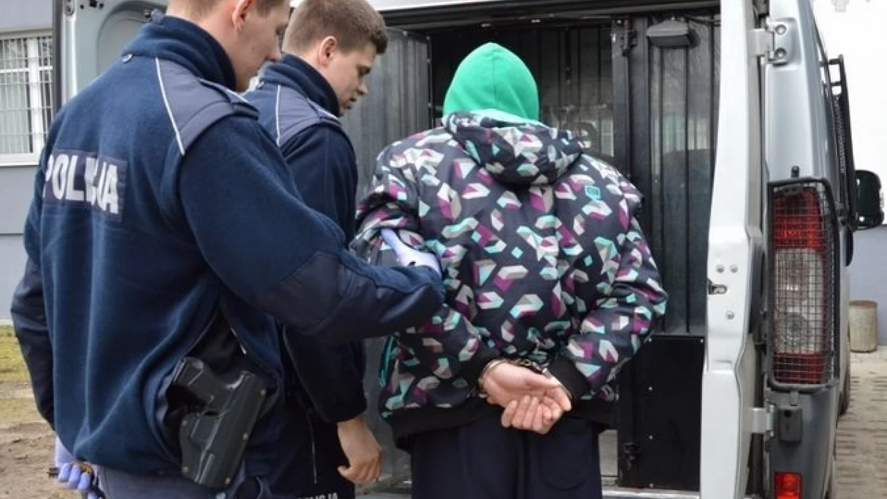 Ukradł baton, odpowie za kradzież rozbójniczą