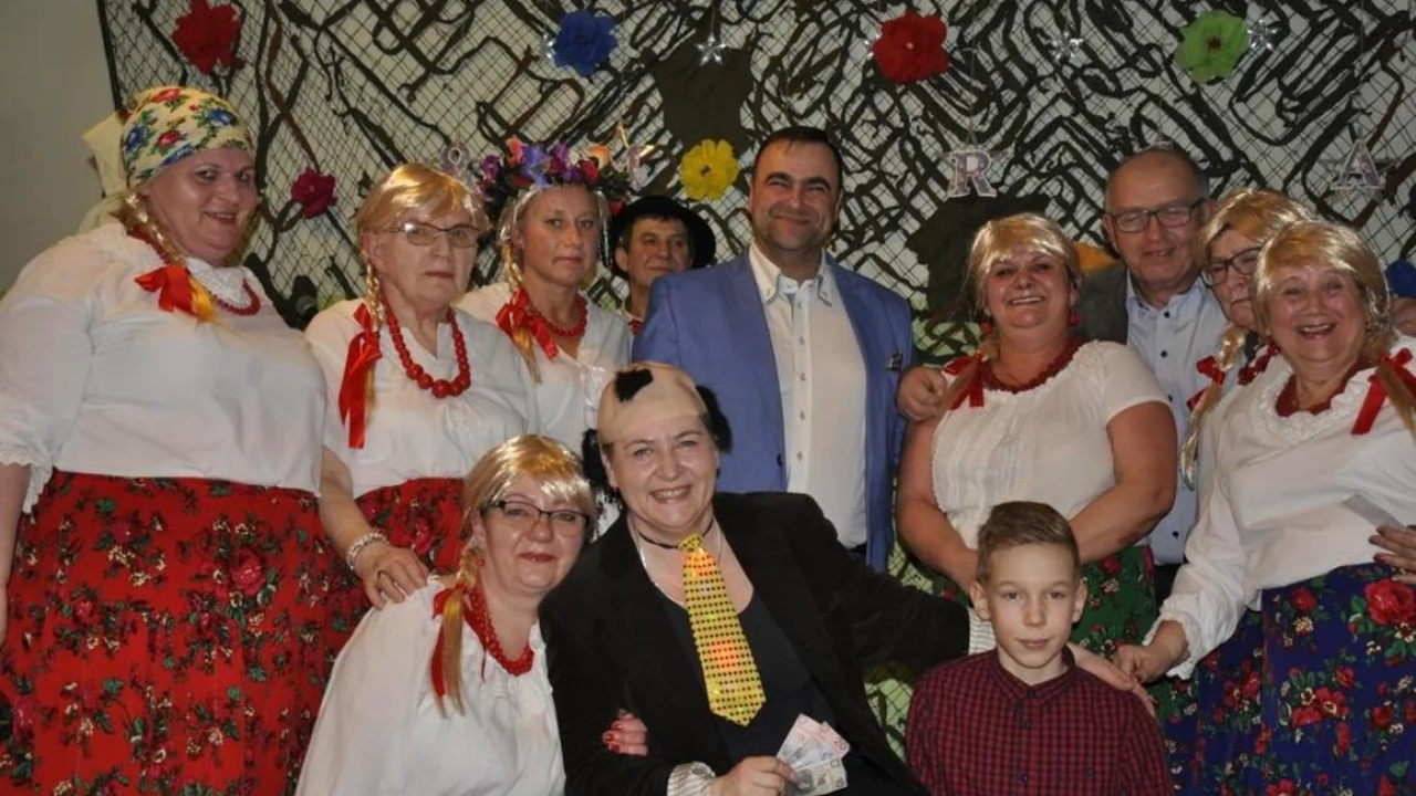 Dzień Kobiet w Miłobądzu z humorem