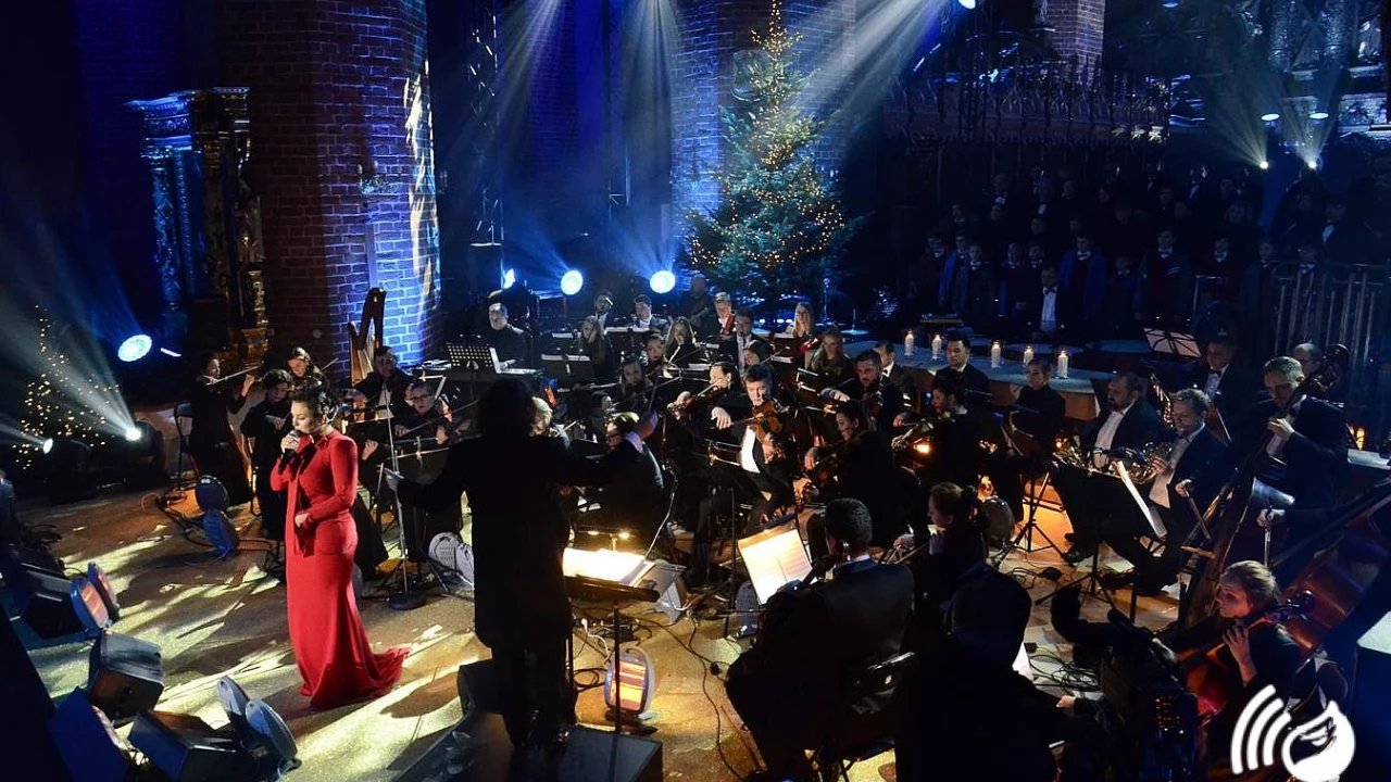 Koncert kolęd Polpharmy w wigilię w TVP2. Śpiewali m. in. Farna i Karpiel-Bułecka