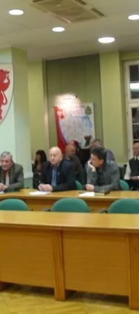 Podczas debaty sala świeciła pustkami