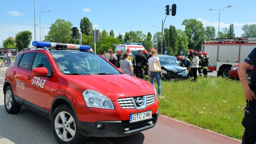 Wypadek na skrzyżowaniu al. Solidarności i Woj. Polskiego