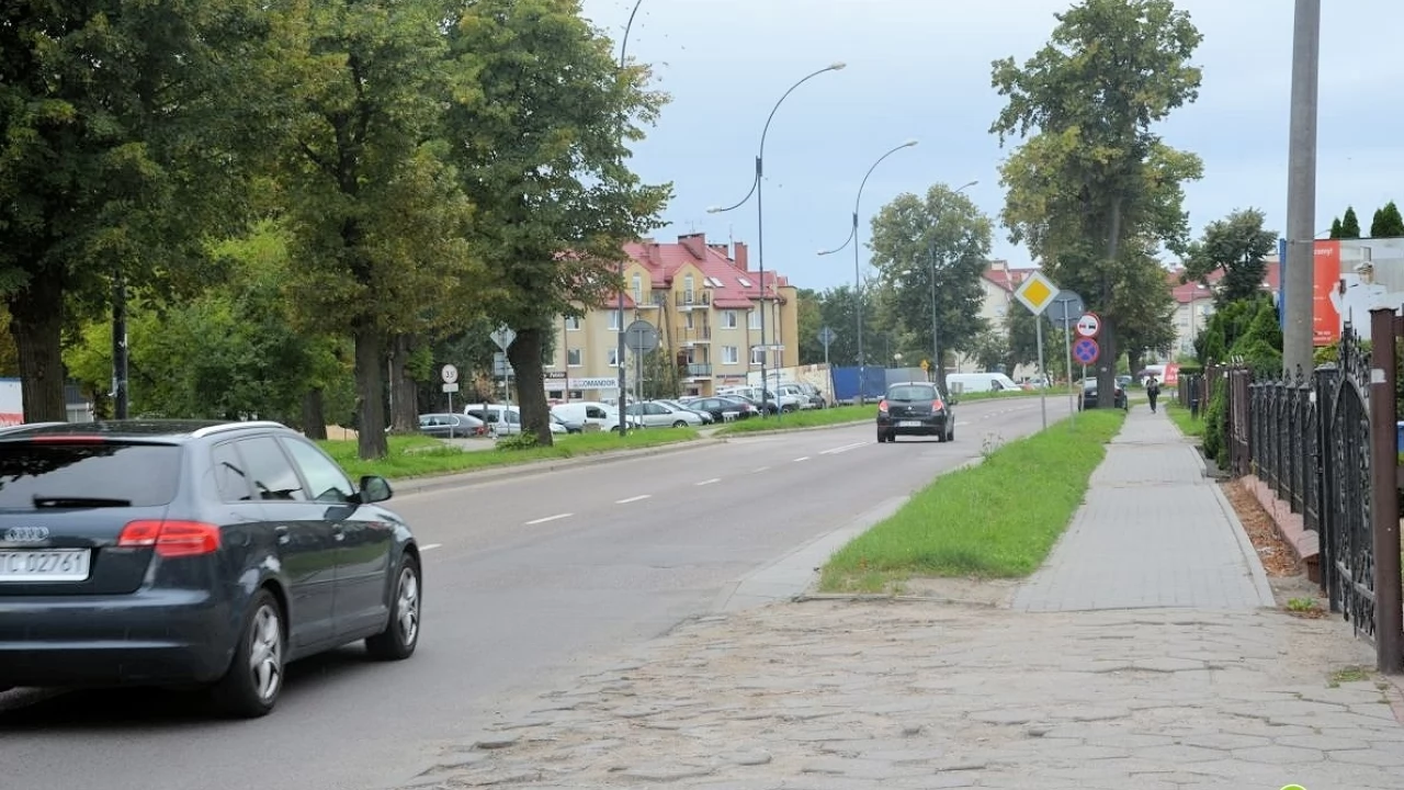 Ulica Jagiellońska. Miasto porozumiało się z marszałkiem ws. częściowej poprawy stanu chodników