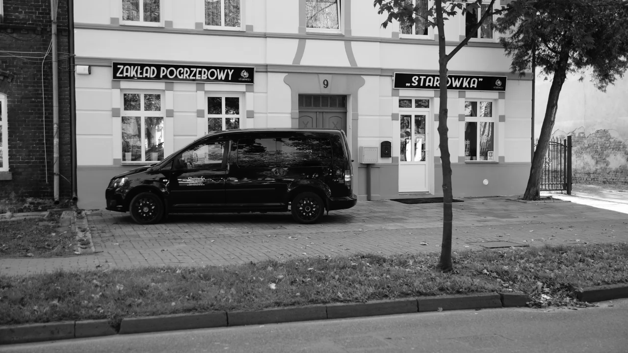 Z właścicielem "Starówki" o specyfice branży pogrzebowej