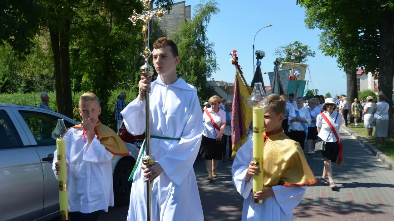 Boże Ciało. Wierni na ulicach Tczewa