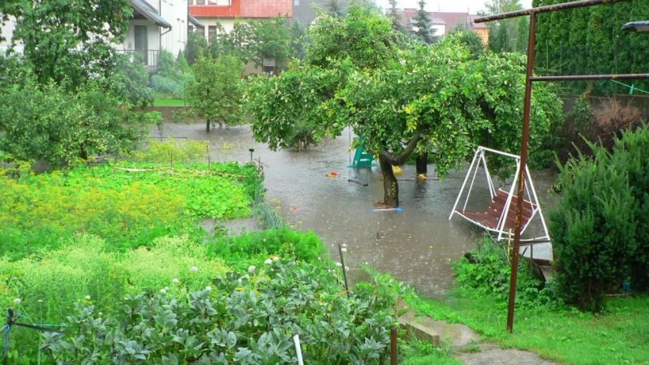 Ul. Czyżykowska. Narzekają na podtopienia po gwałtownych ulewach