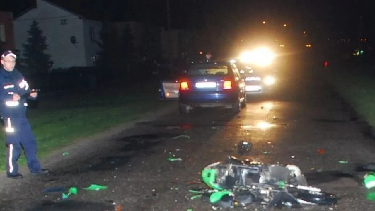 Czołowe zderzenie na wojewódzkiej trasie. Zginął 24-latek