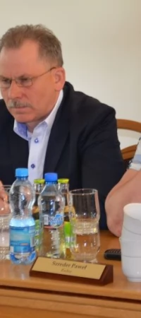 Krzysztof Augustyniak (w środku) został nowym szefem rady