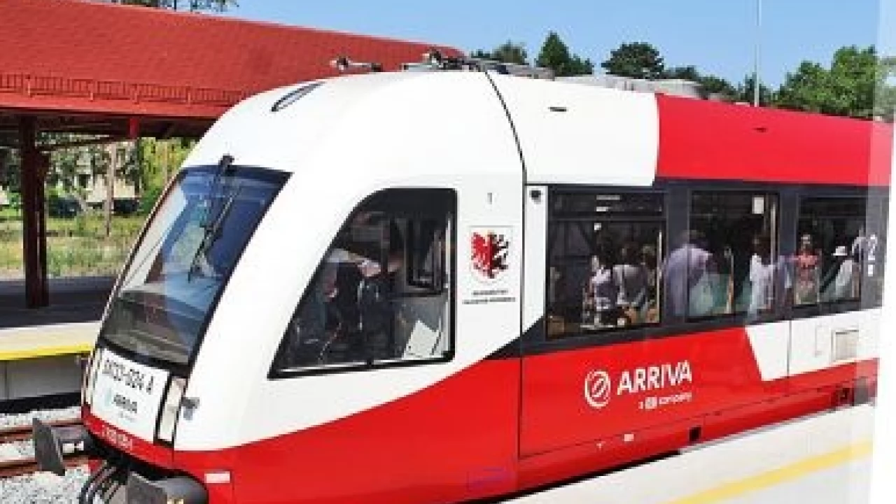 Arriva i PolskiBus.com zapraszają na pokłady letnich pociągów