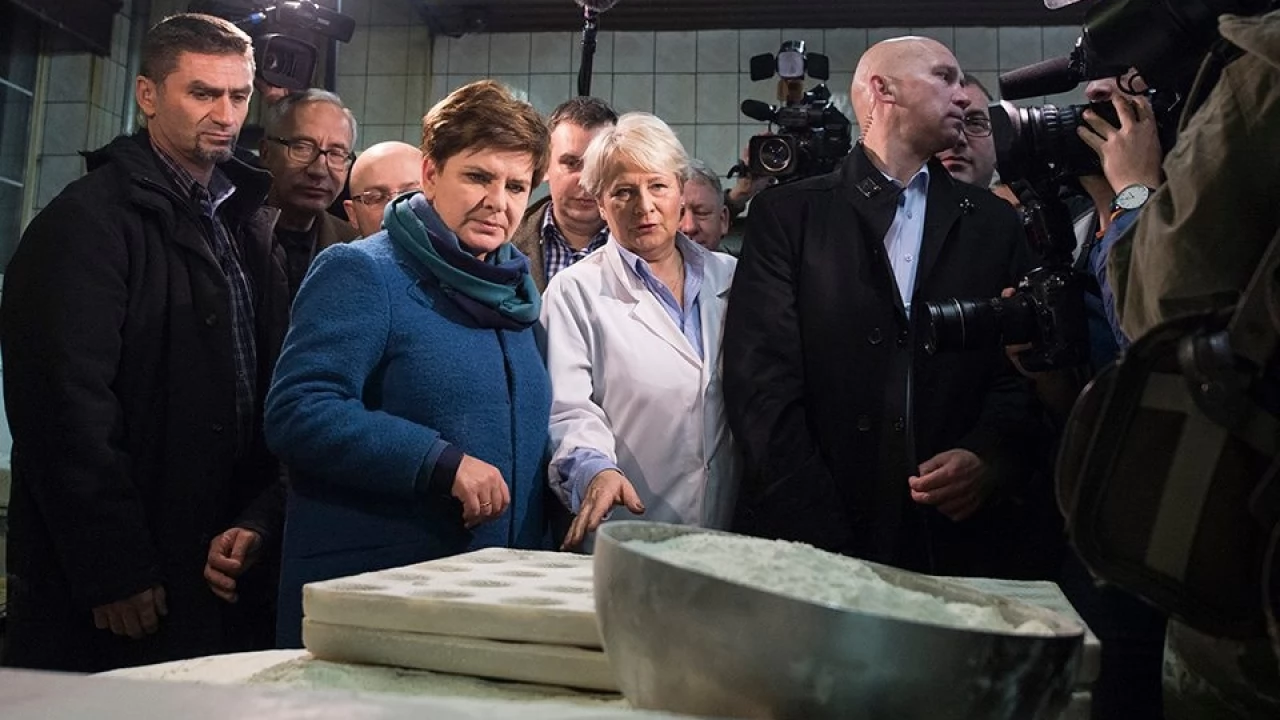Beata Szydło w pelplińskiej piekarni