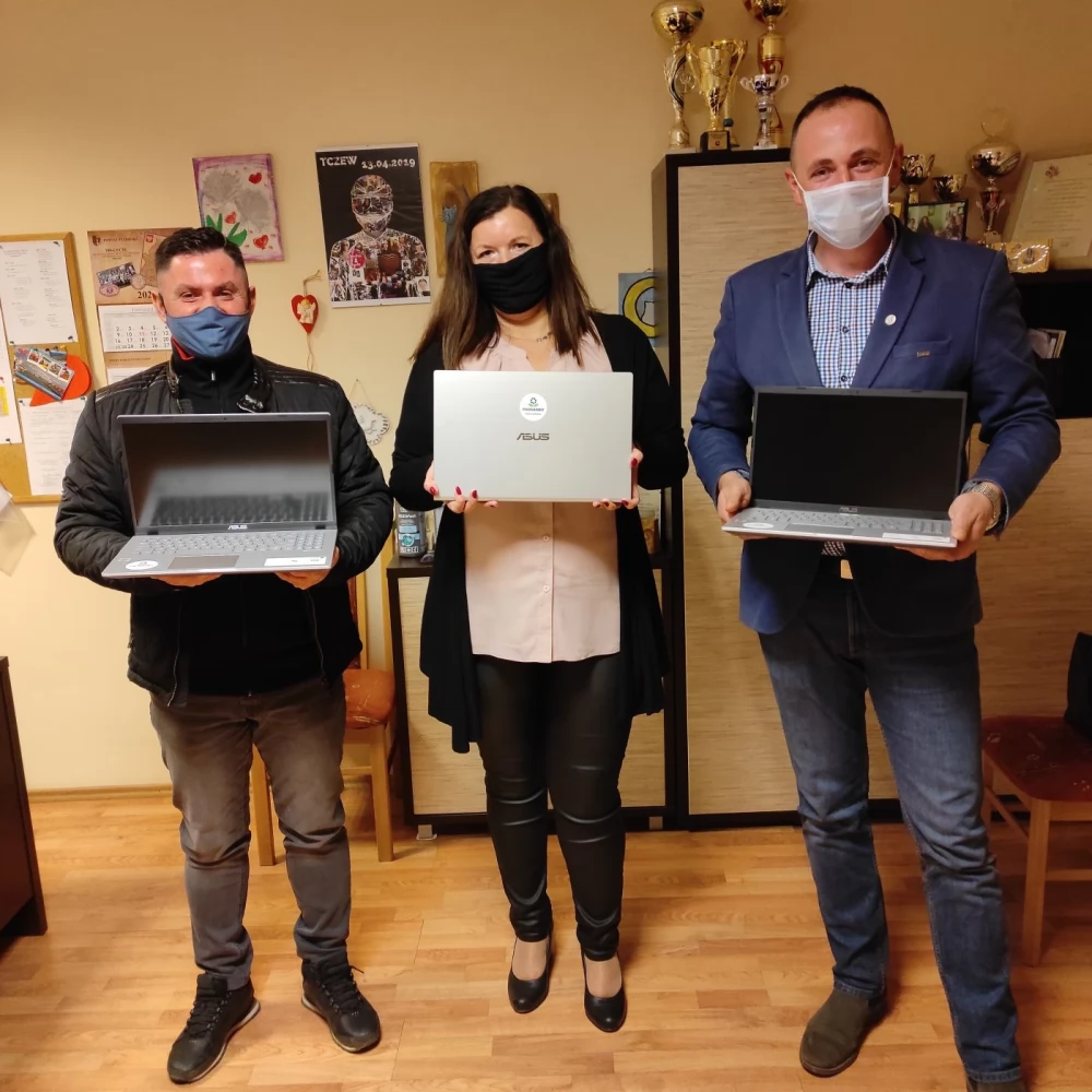 Dom Dziecka w Tczewie otrzymał laptopy od koncernu PHOSAGRO