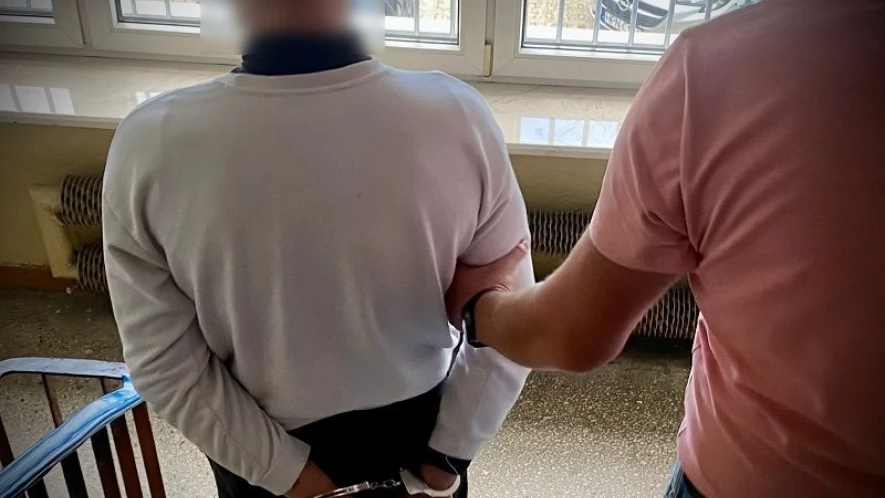 Nie był wybredny: laptop z placówki oświatowej, wódka z marketu, a nawet majtki z prywatnego mieszkania...