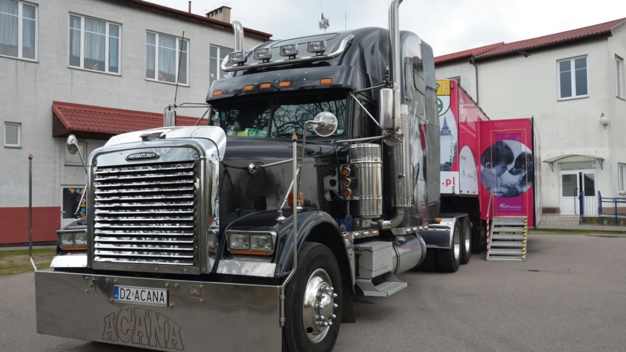 Amerykański truck - a w nim edukacja. Wszystko przy SP 7