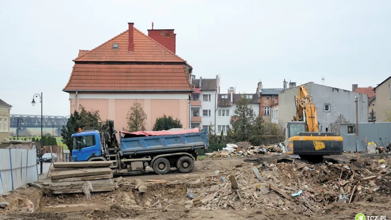 Kamienica wyburzona, wiosną rusza budowa nowej