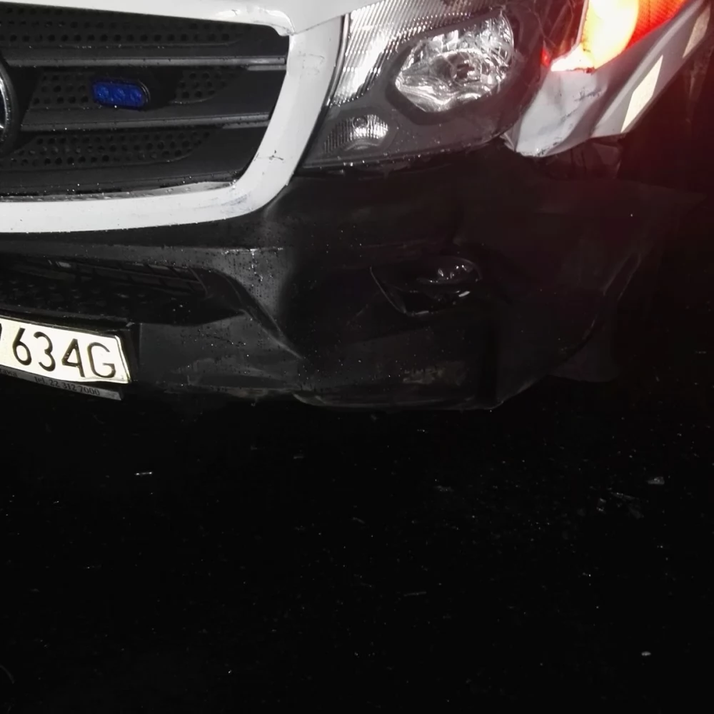 Wjechał w karetkę - nie dość, że pijany, to bez uprawnień