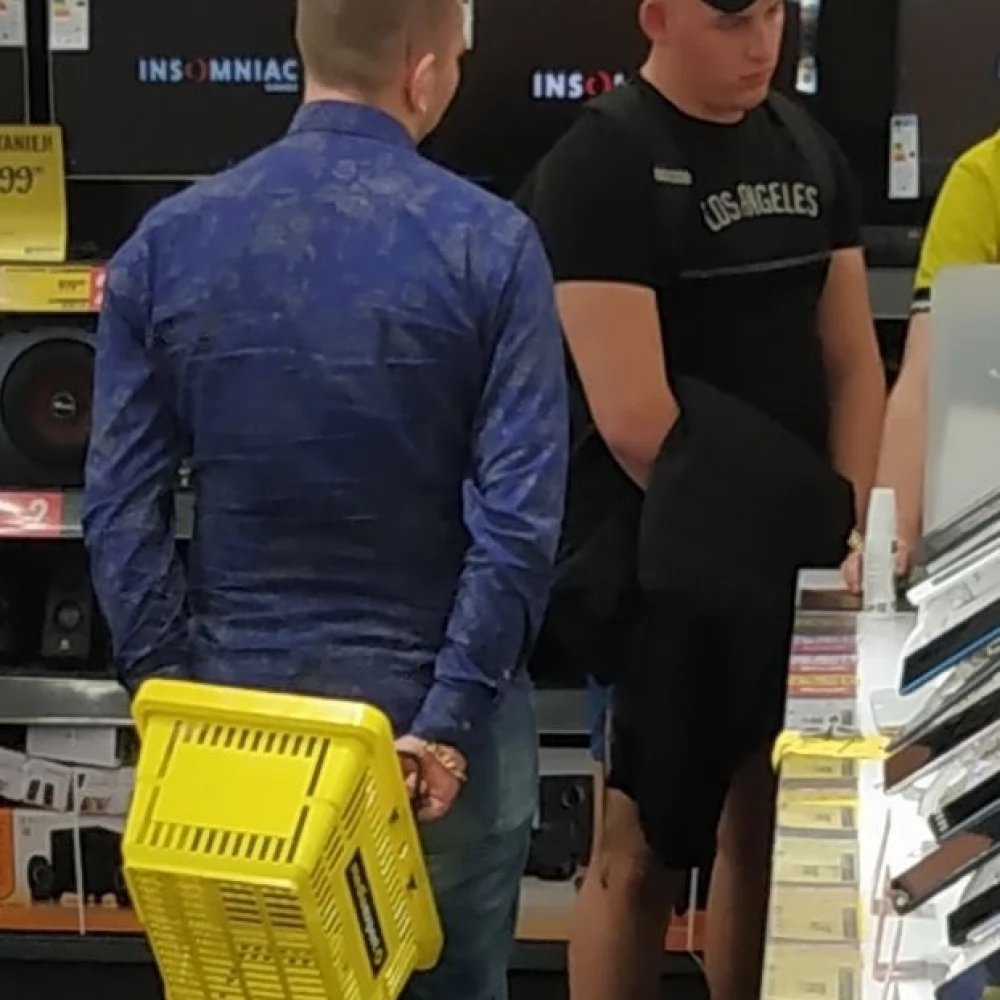 Rozpoznajesz tych mężczyzn? Mogą mieć związek z kradzieżą