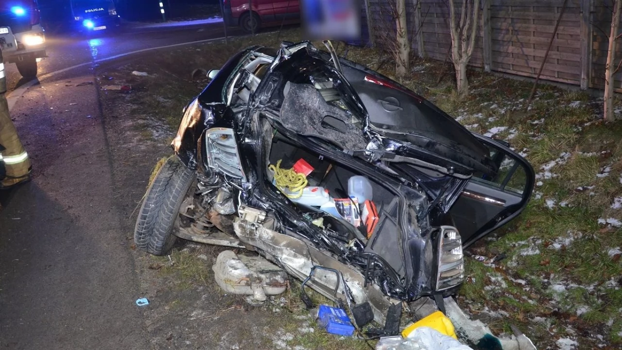 20-latek z peugeota najechał na tył opla