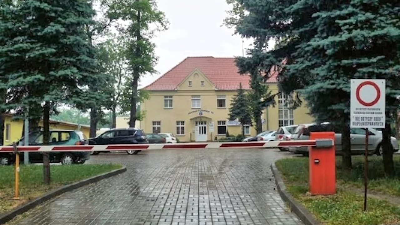 Płatne parkowanie przy kompleksie szpitalnym. Radni mają tego dość!
