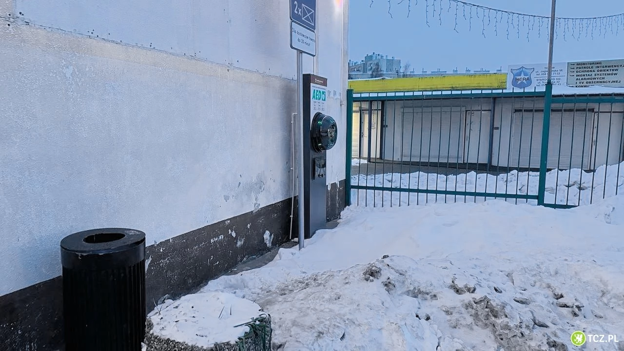 Dostęp do defibrylatora na tczewskim "Manhatanie" zablokowany przez śnieg