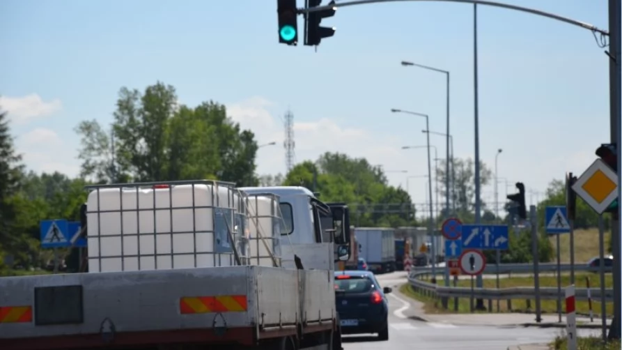 Przedsmak skutków remontu można już poczuć na drodze