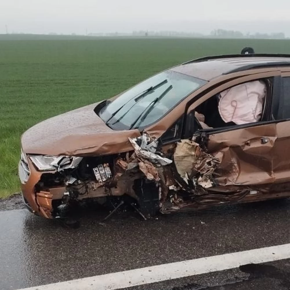 Policjanci ustalili przyczynę wypadku w Zajączkowie. 72-latek zasnął za kierownicą