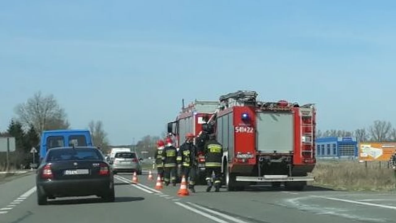 Nagle zjechał z pobocza, prosto pod koła auta. Rowerzysta miał prawie promil alkoholu