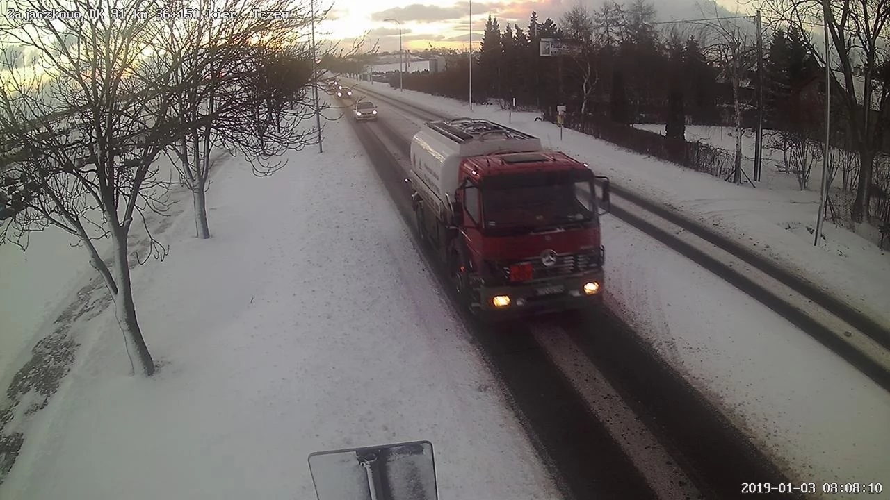 Uwaga na drogach - pogoda nie rozpieszcza kierowców