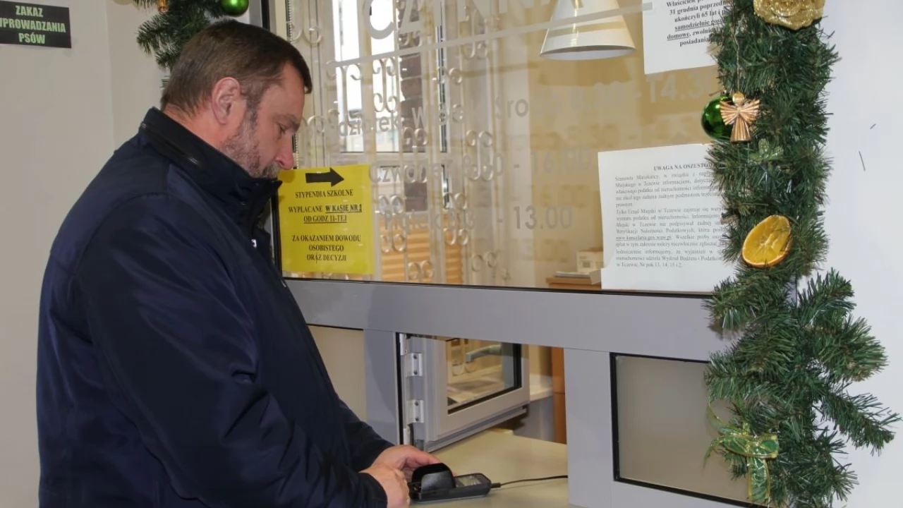 W ratuszu zapłacimy już kartą i telefonem