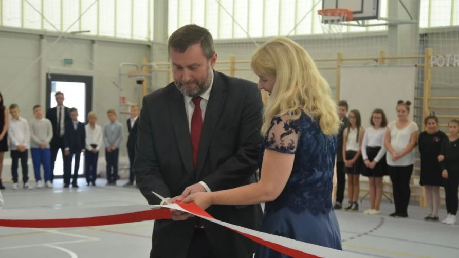 Inauguracja roku szkolnego w nowej sali gimnastycznej przy SP8