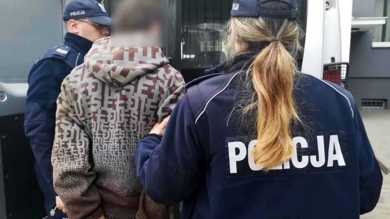 Rozbój w salonie gier. Pobili pracownika pałką i okradli