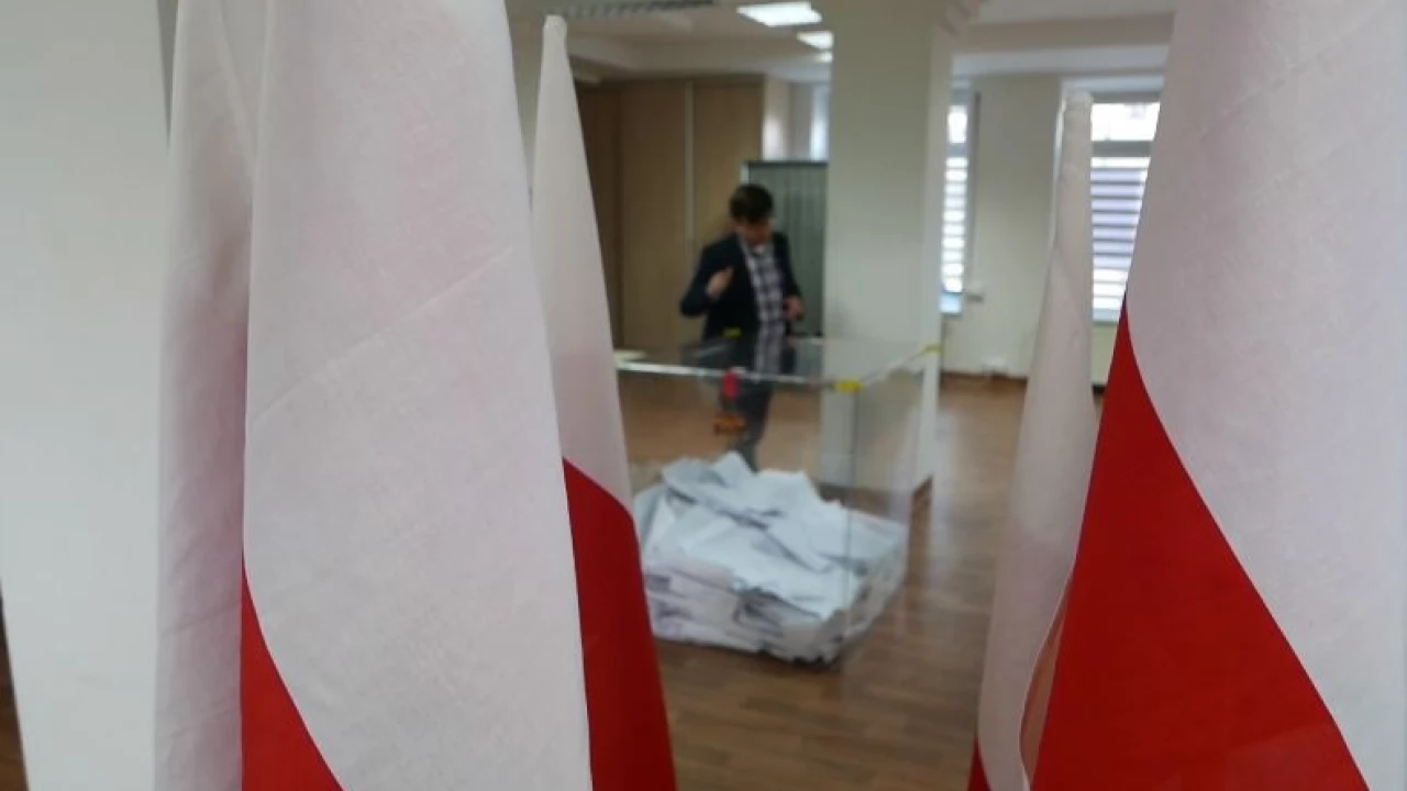 Nie milknie dyskusja wokół przekazania danych osobowych Poczcie Polskiej