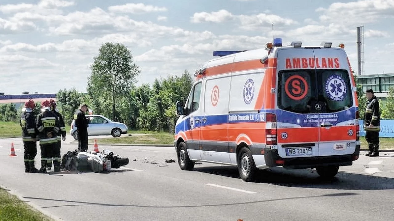 Wypadek na ul. Rokickiej - poważnie ranny motocyklista