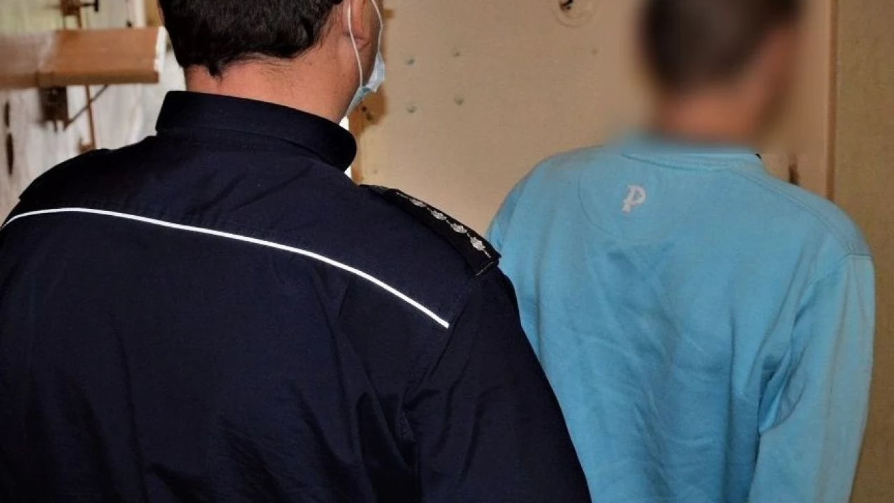 Policjanci zatrzymali 37-latka poszukiwanego listem gończym