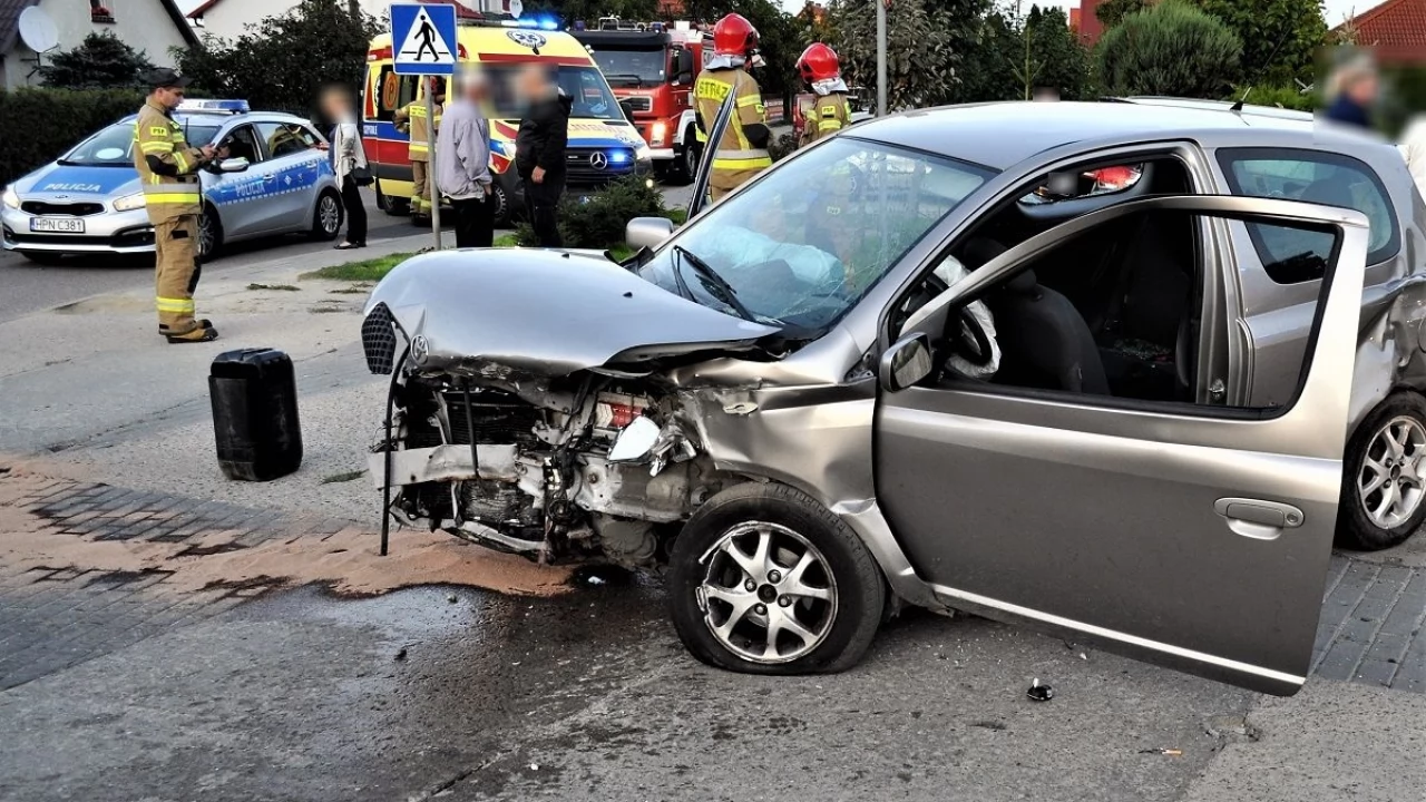 Kierowca audi nie ustąpił pierwszeństwa toyocie