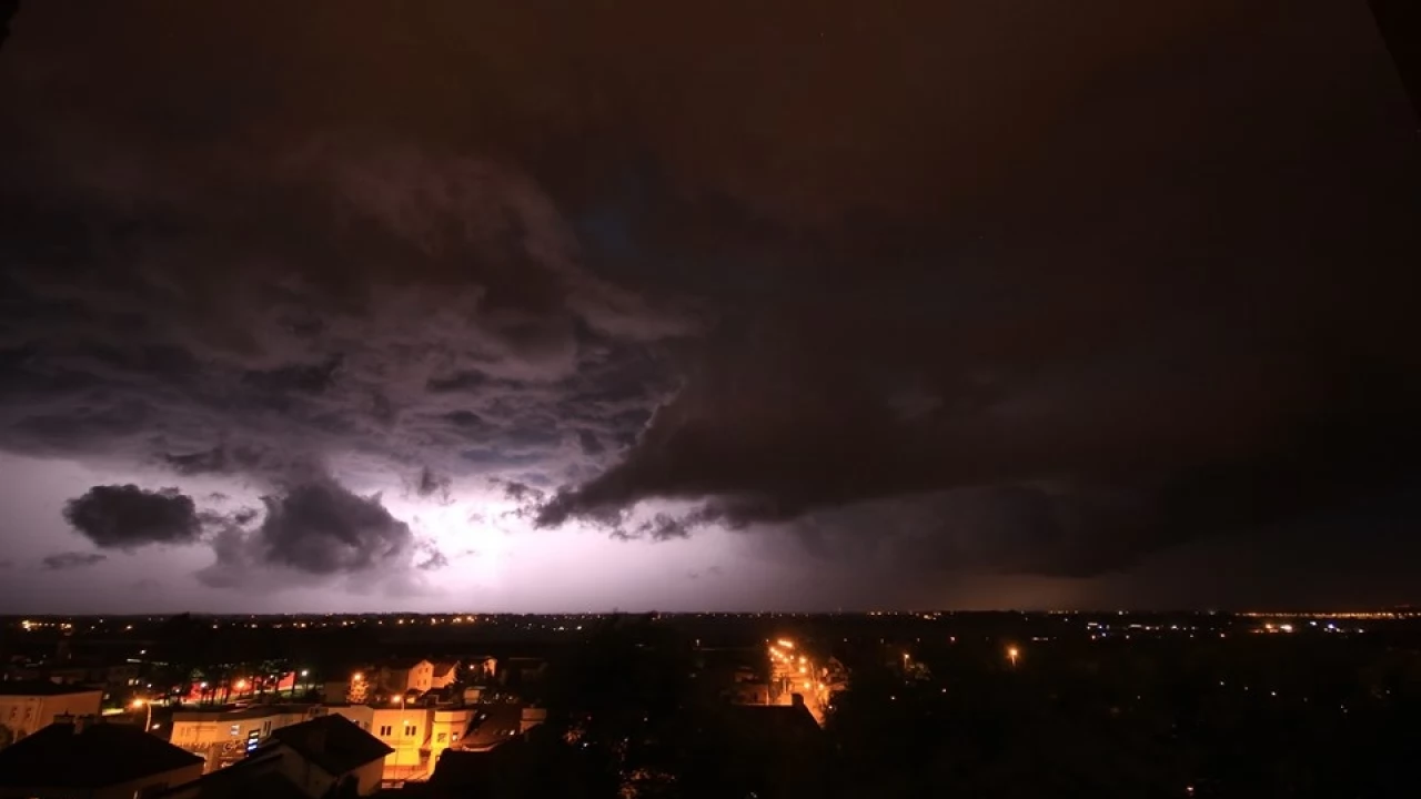 Synoptycy ostrzegają przed burzami z gradem