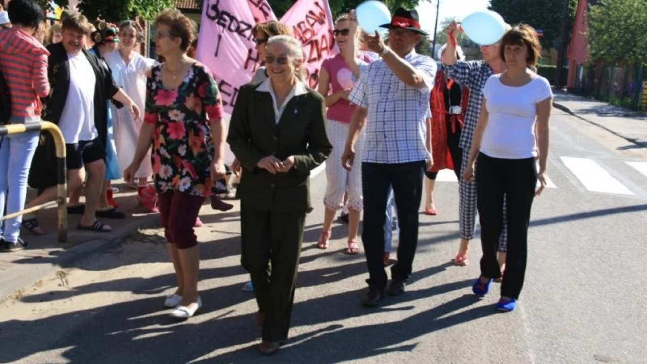 Gniew. Pidżama party z rodziną w tle