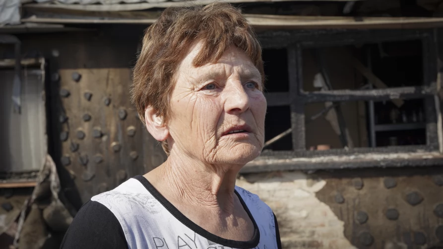Pani Teresa mieszkała w domu w Dąbrówce od urodzenia. Dom pochodził z połowy XIX wieku