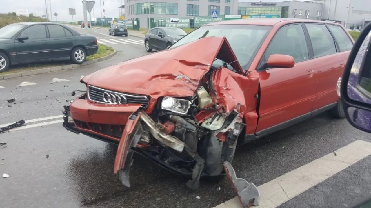Skarszewska/Jagiellońska. Wypadek z udziałem trzech aut