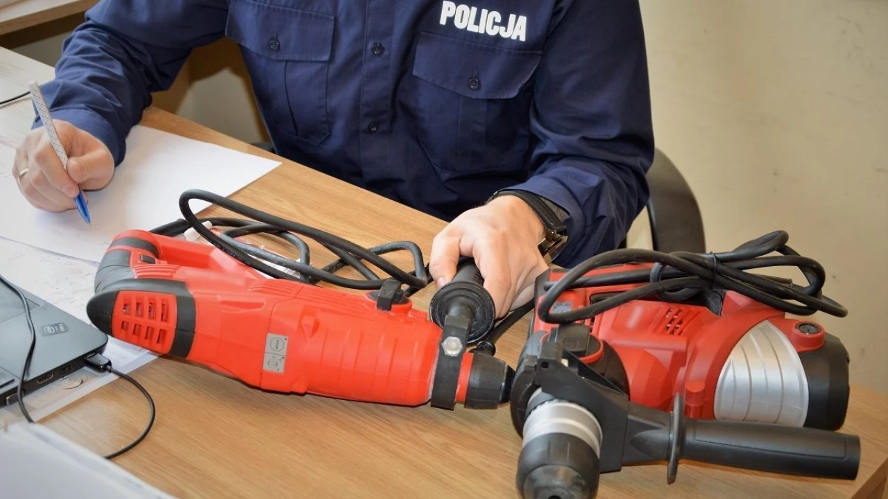 Dwudziestolatek zatrzymany z narkotykami odpowie za kradzieże