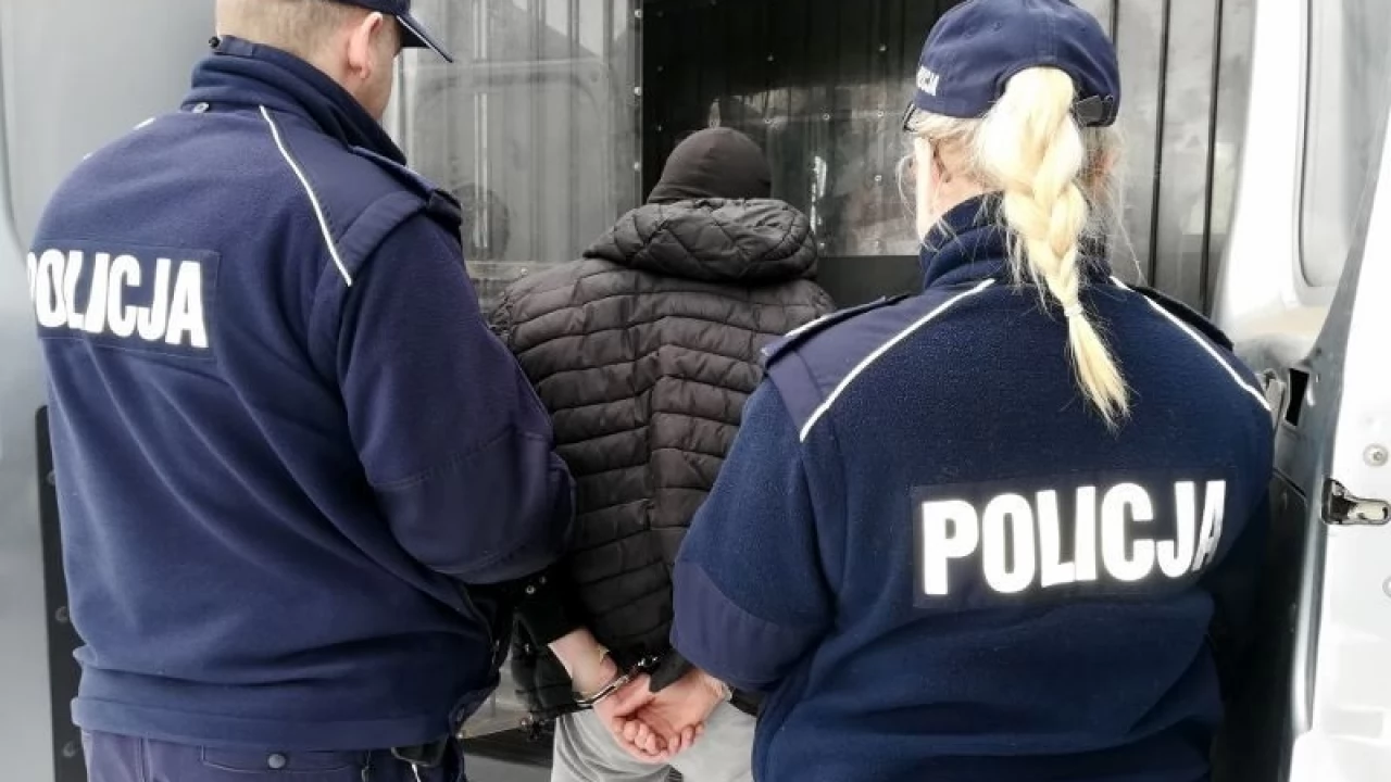 Zarzuty dla 21-latka za znęcanie się nad najbliższymi